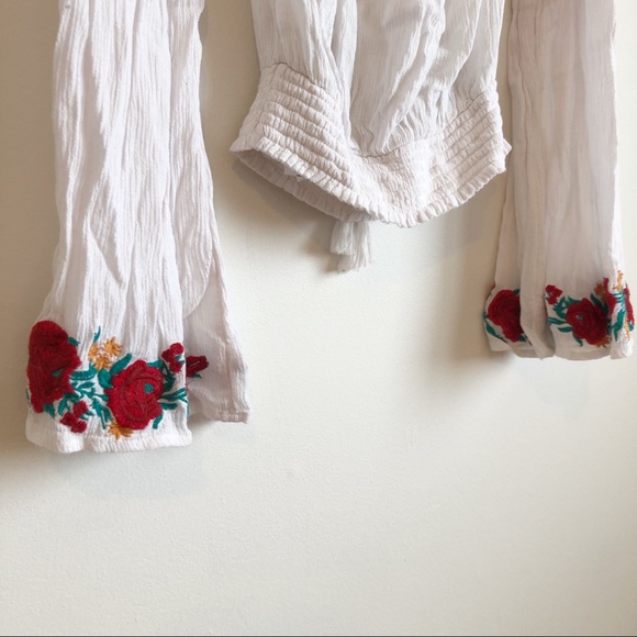 BAND OF GYPSIES Flare Sleeve Embroidered Crop Top - Picture 14 of 15